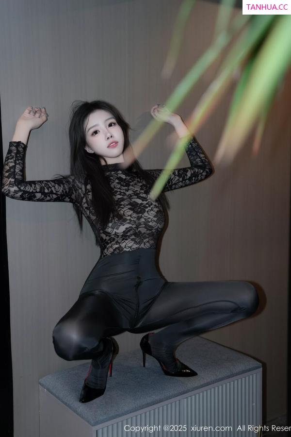 袁圆  [XiuRen]高清写真图 2025.04.18 No.10171 袁圆 黑色蕾丝第35张图片